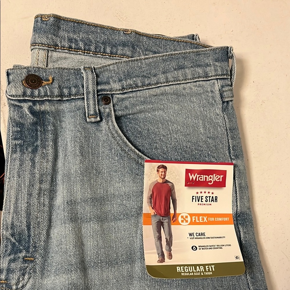 Wrangler Blue Regular fit Jeans Classic Fit medium light wash - Picture 5 of 8